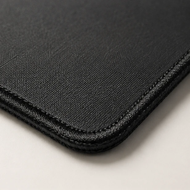 Close-up of the weave and stitched edge of the Blank Slate Wide