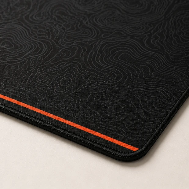 Close-up of the weave and stitched edge of the Contour Black Pro Wide